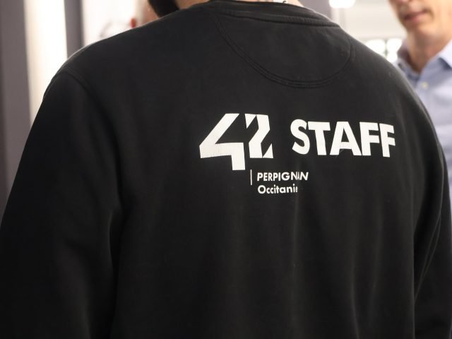 tee shirt 42 staff